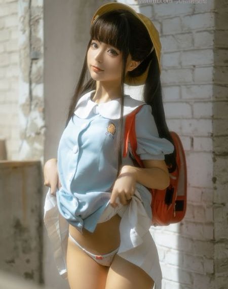 女人高潮潮呻吟喷水到几根_免费观看